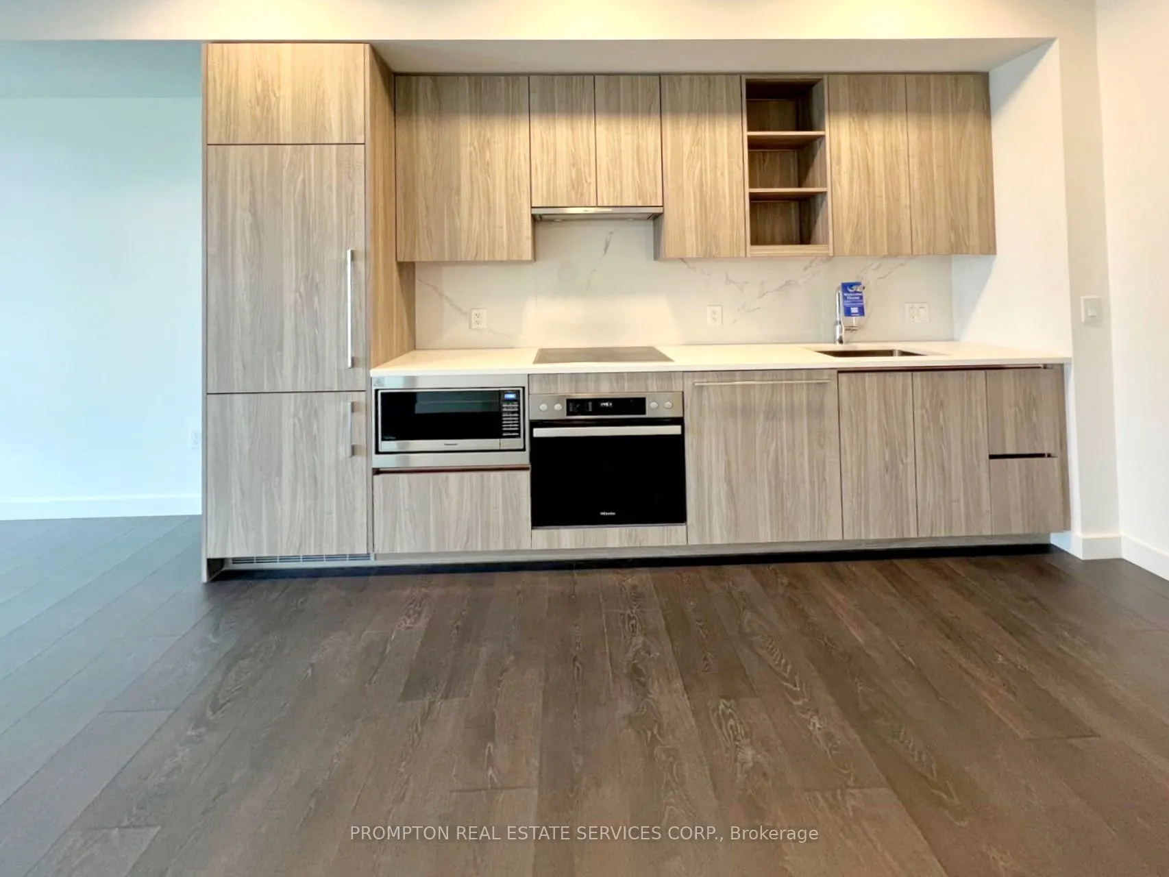 27 McMahon Drive, #915