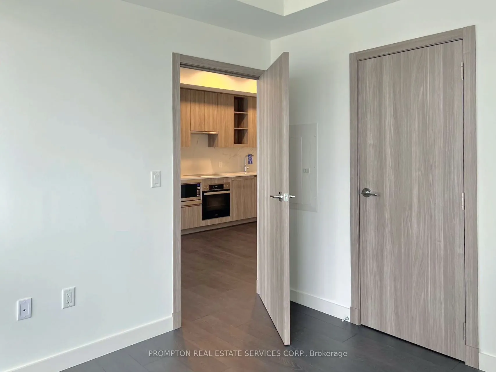 27 McMahon Drive, #915