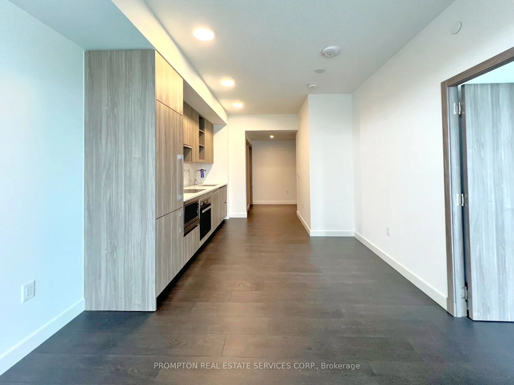 27 McMahon Drive, #915