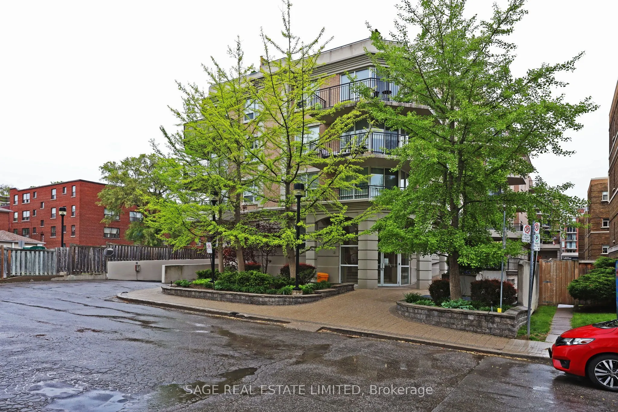 55 Lorindale Avenue, #105