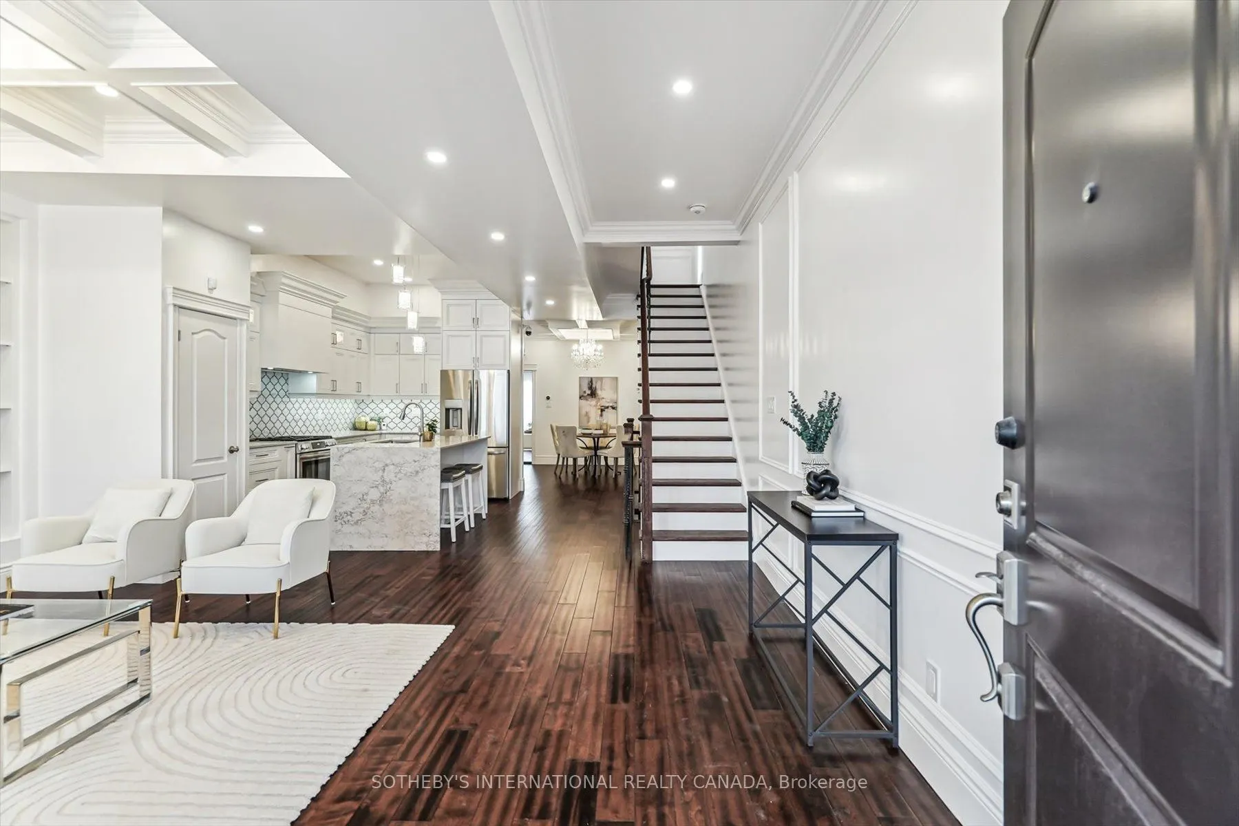 290 Bathurst Street