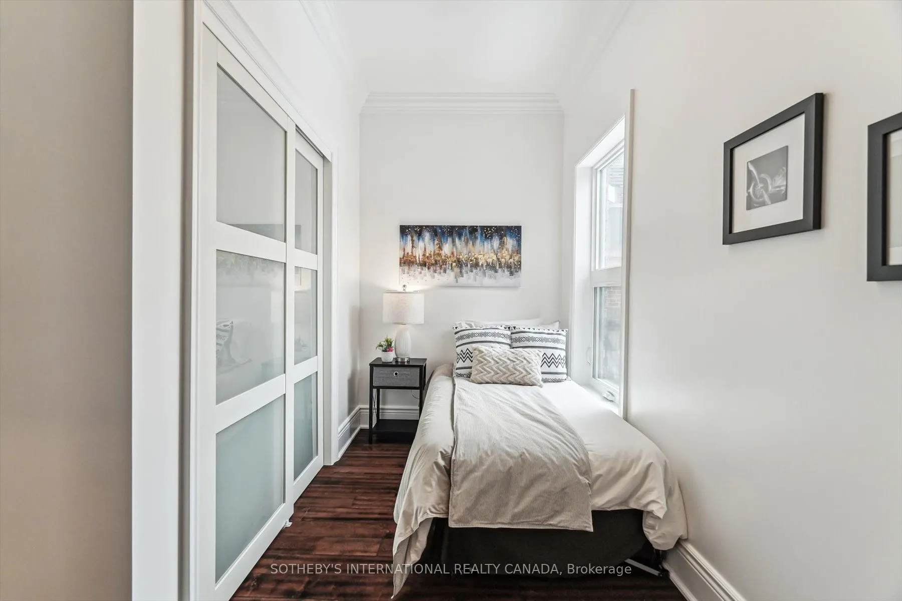 290 Bathurst Street