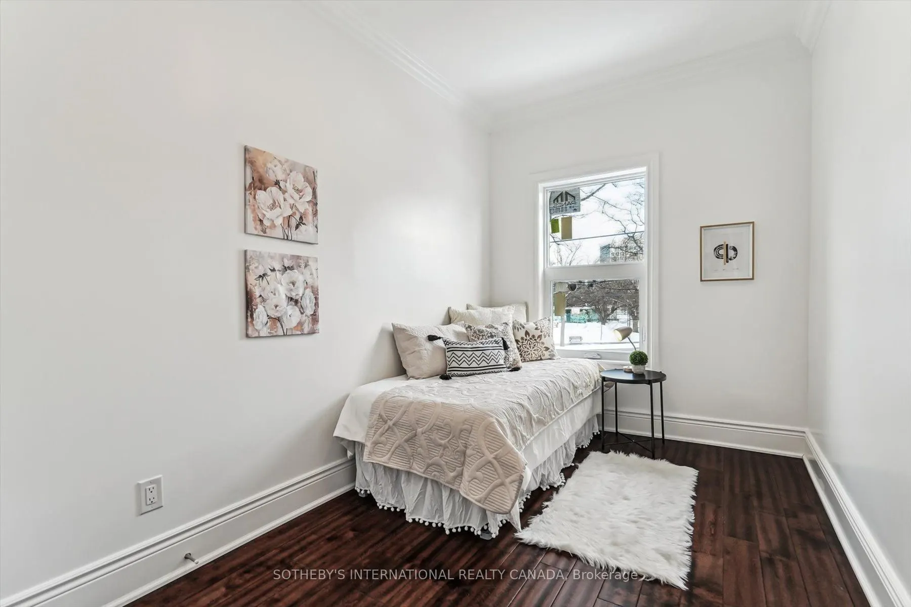 290 Bathurst Street