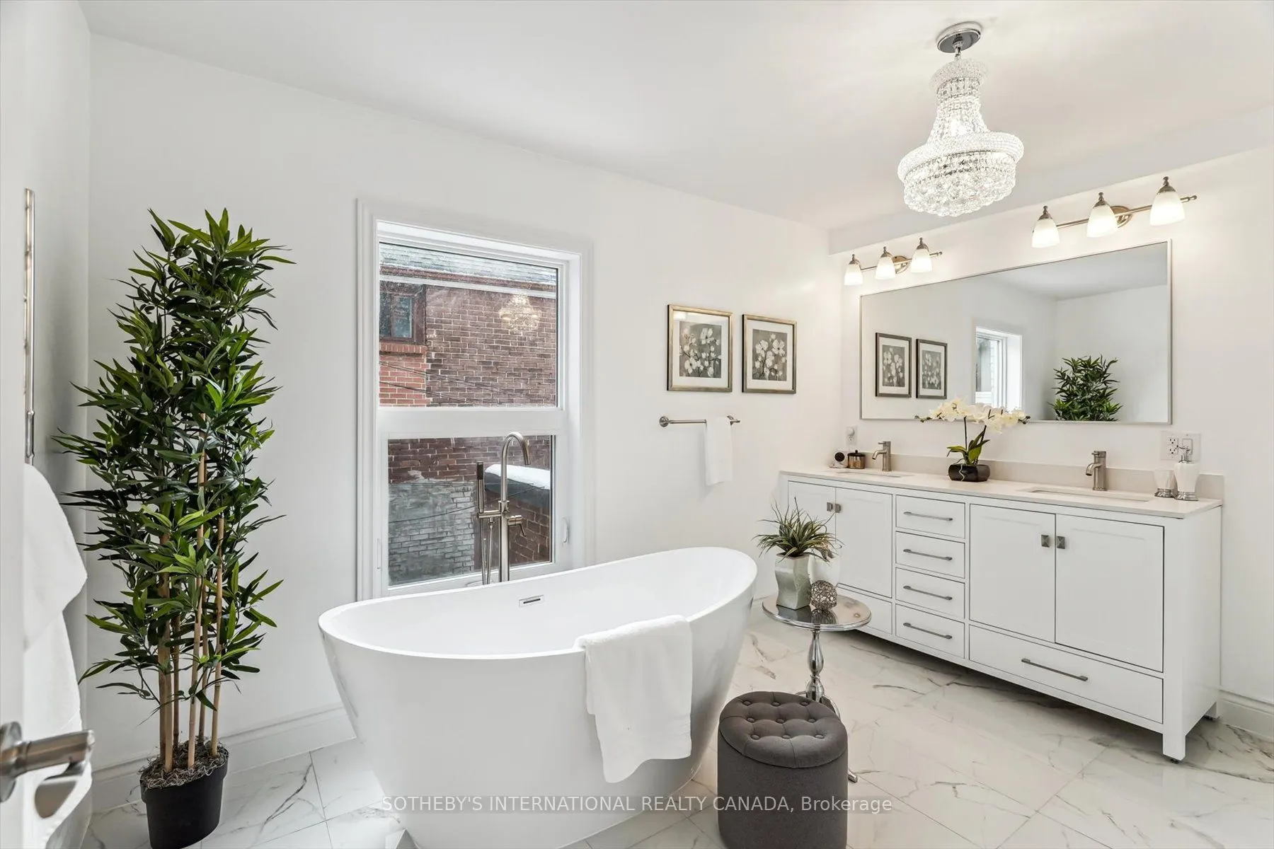 290 Bathurst Street