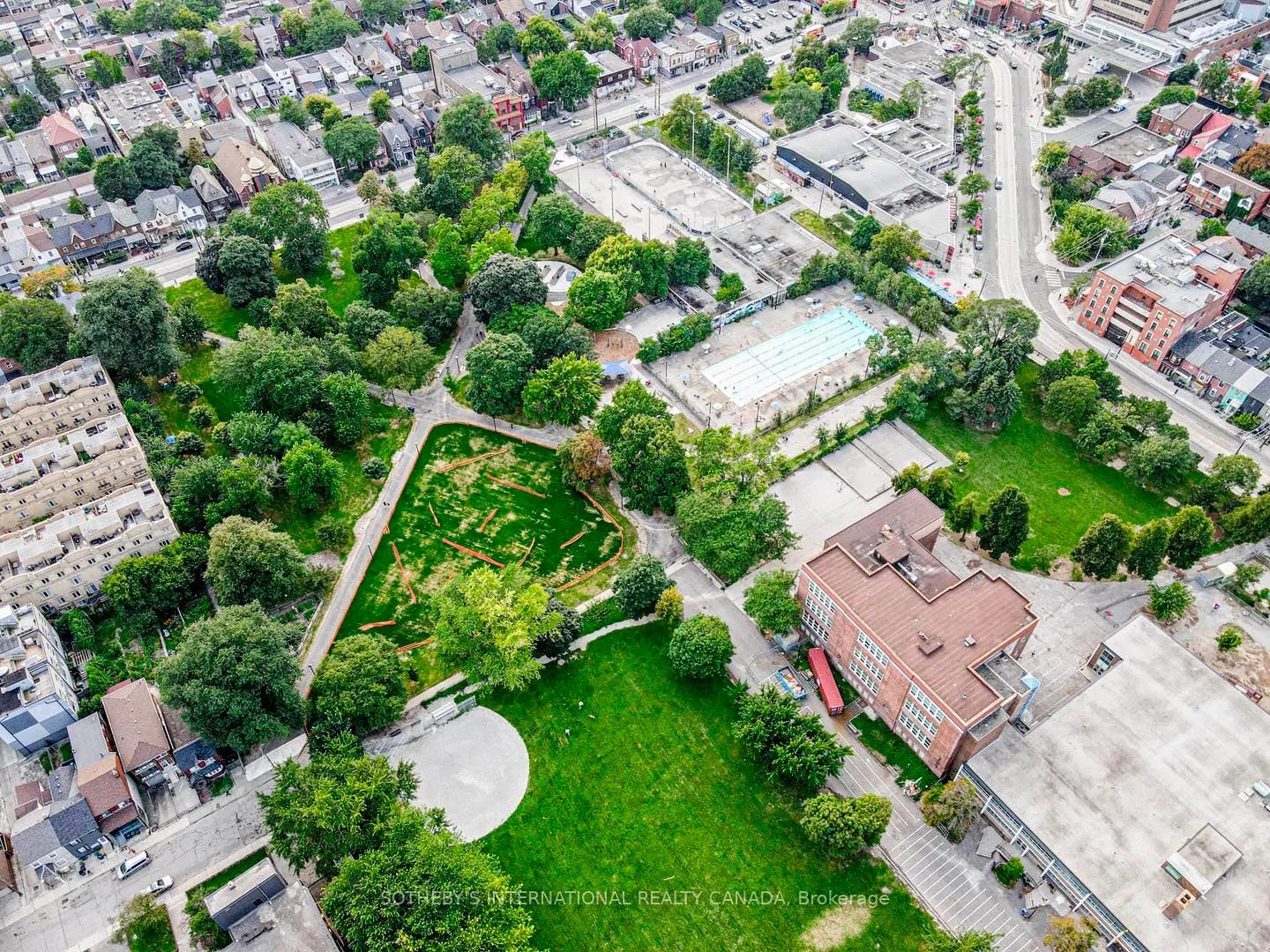 290 Bathurst Street