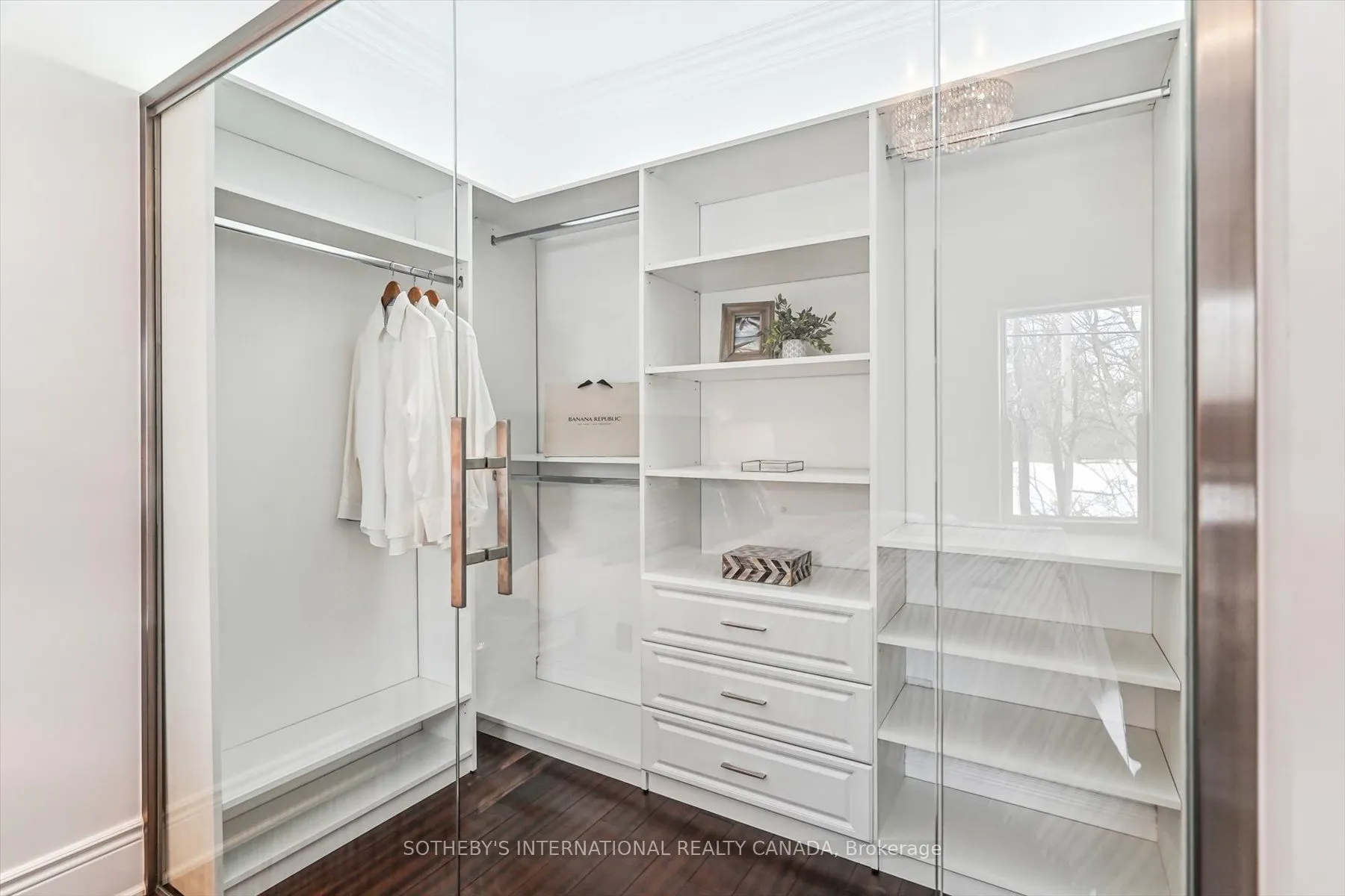 290 Bathurst Street
