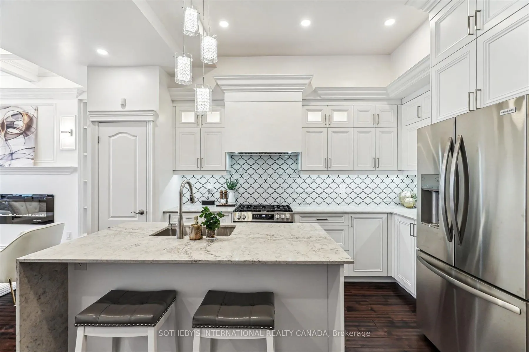 290 Bathurst Street