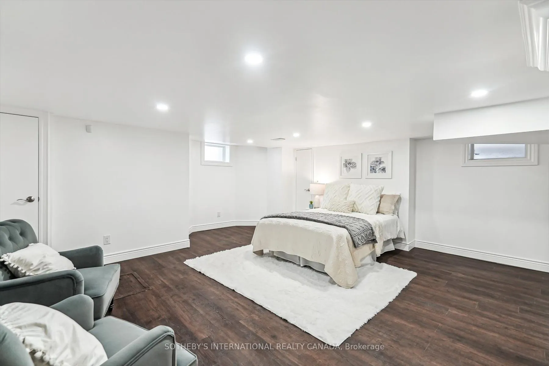 290 Bathurst Street