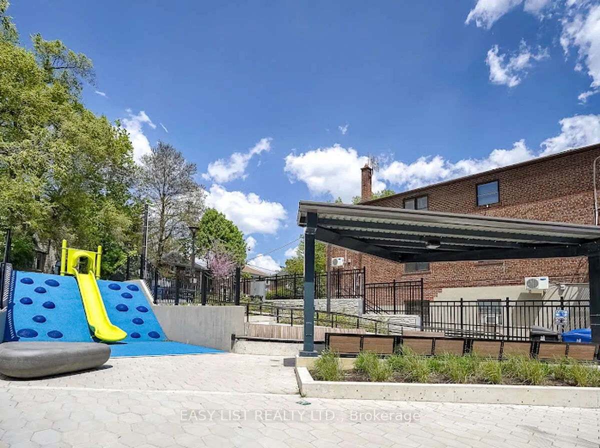 250 Lawrence Avenue W, #906