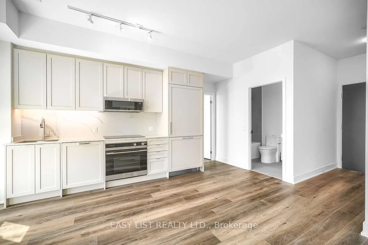 250 Lawrence Avenue W, #906