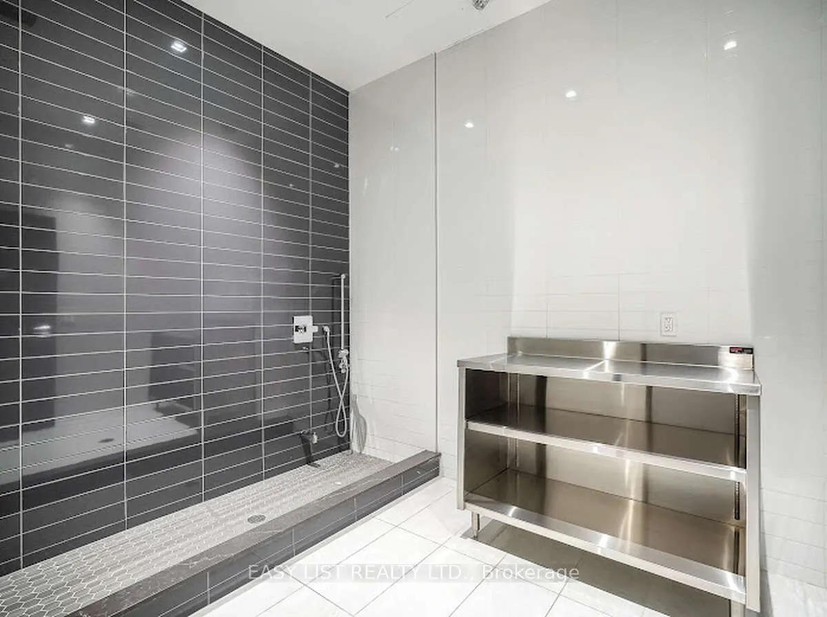 250 Lawrence Avenue W, #906