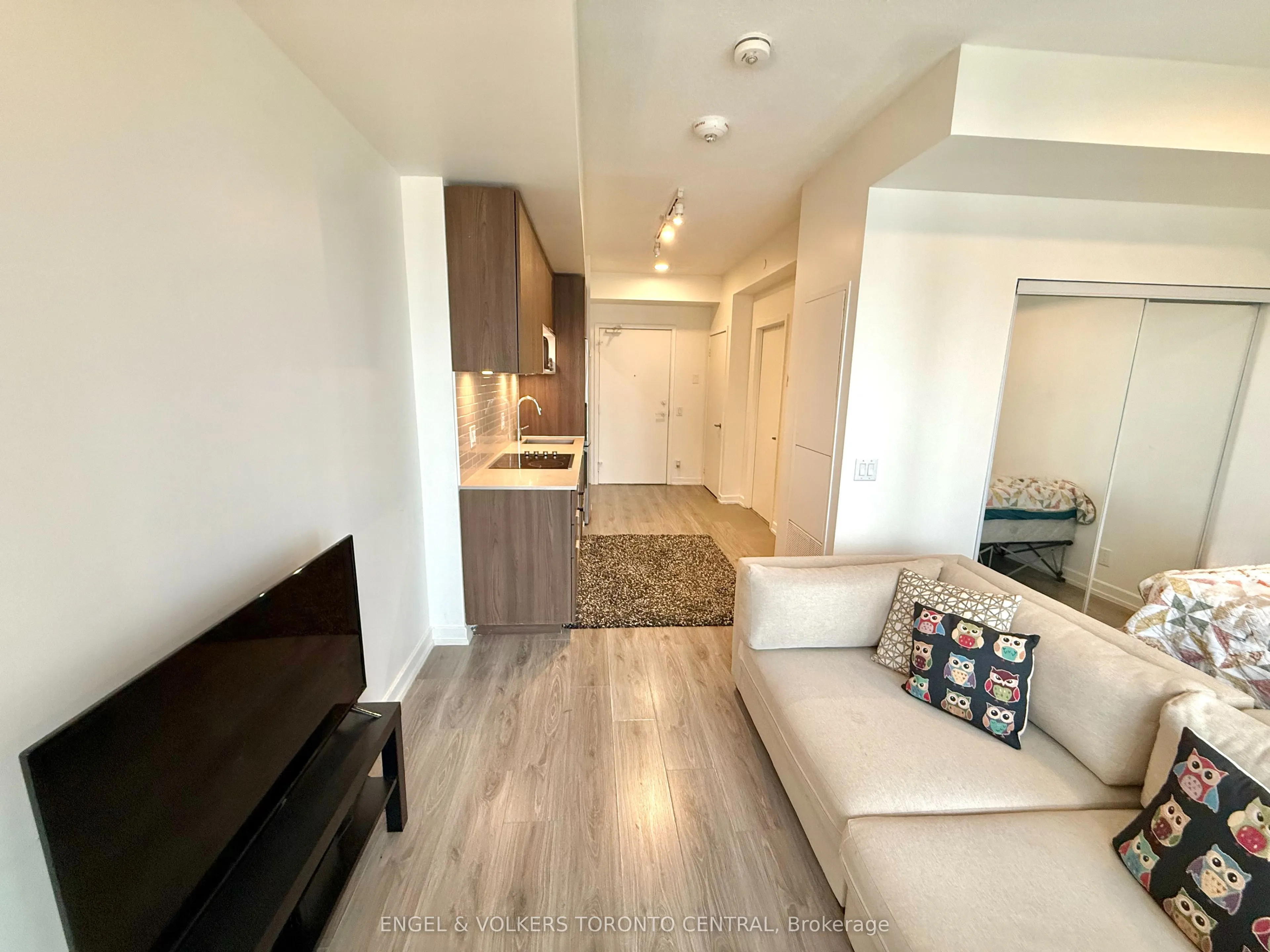 20 Tubman Avenue #1011