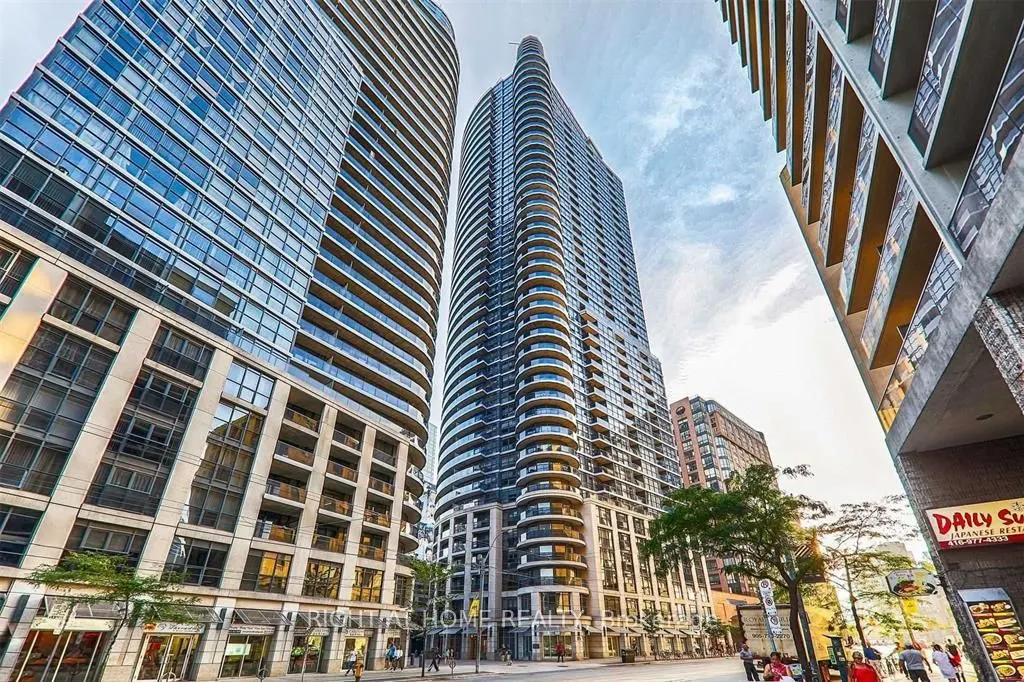 21 Carlton Street, #3601