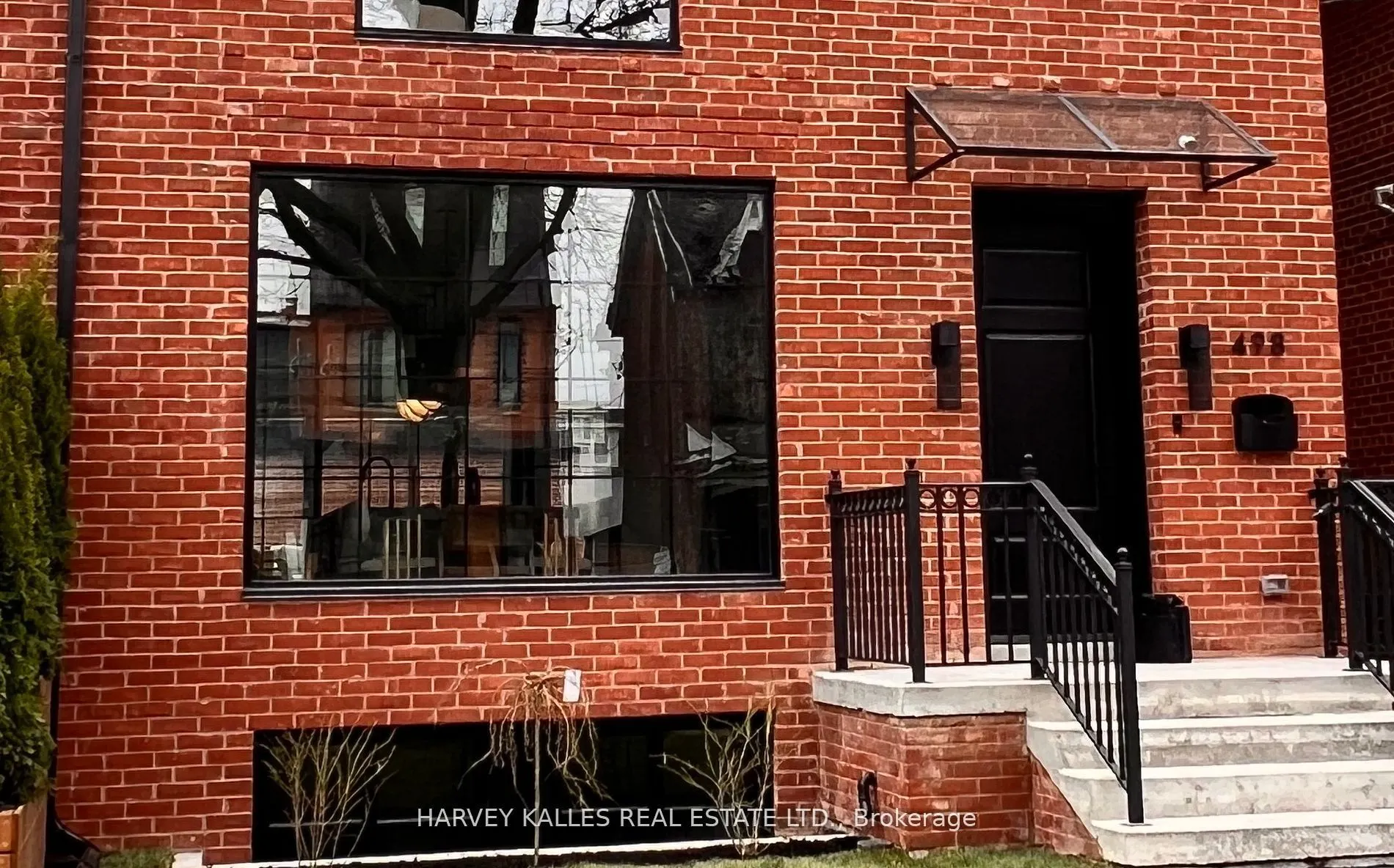 498 Roxton Road