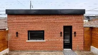 498 Roxton Road