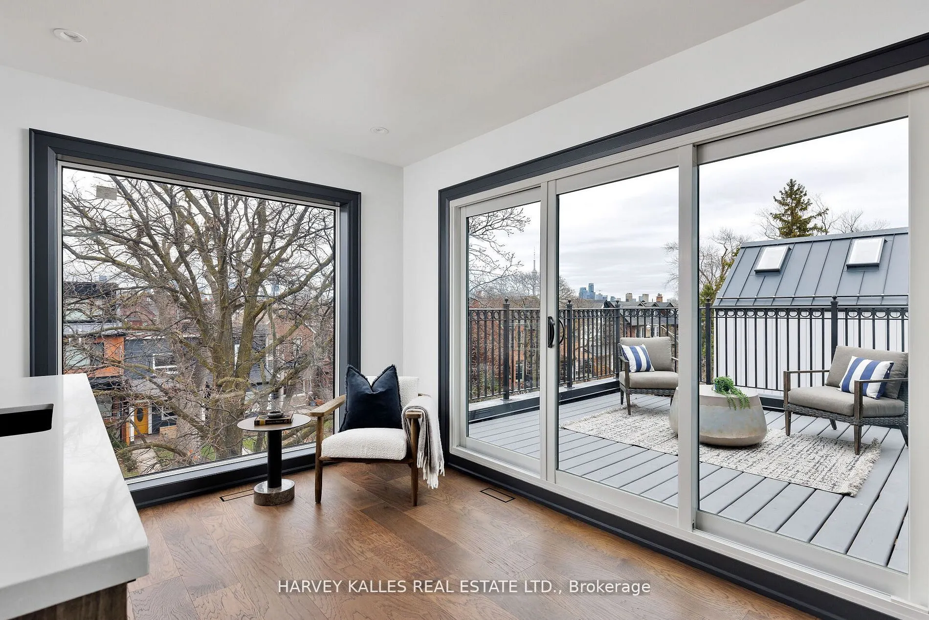 498 Roxton Road
