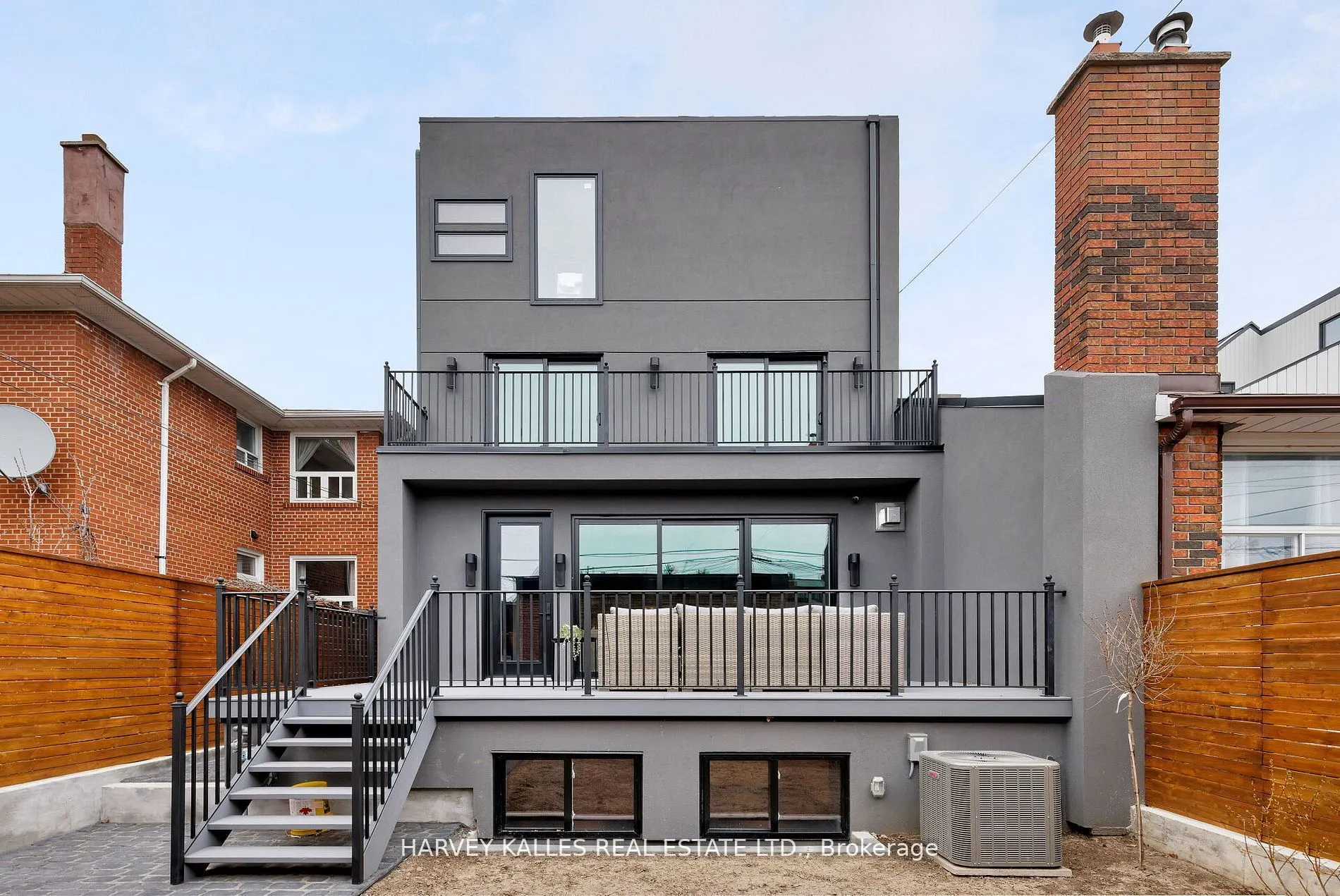 498 Roxton Road