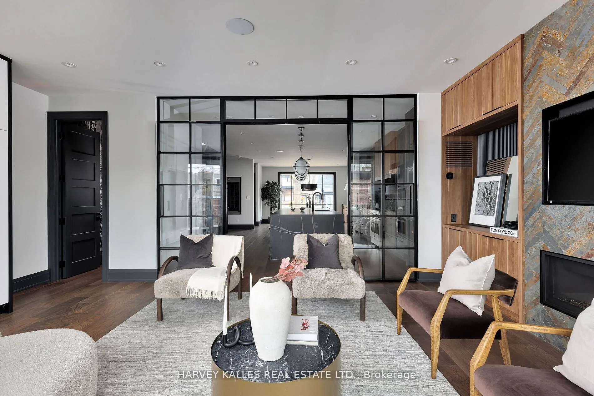 498 Roxton Road