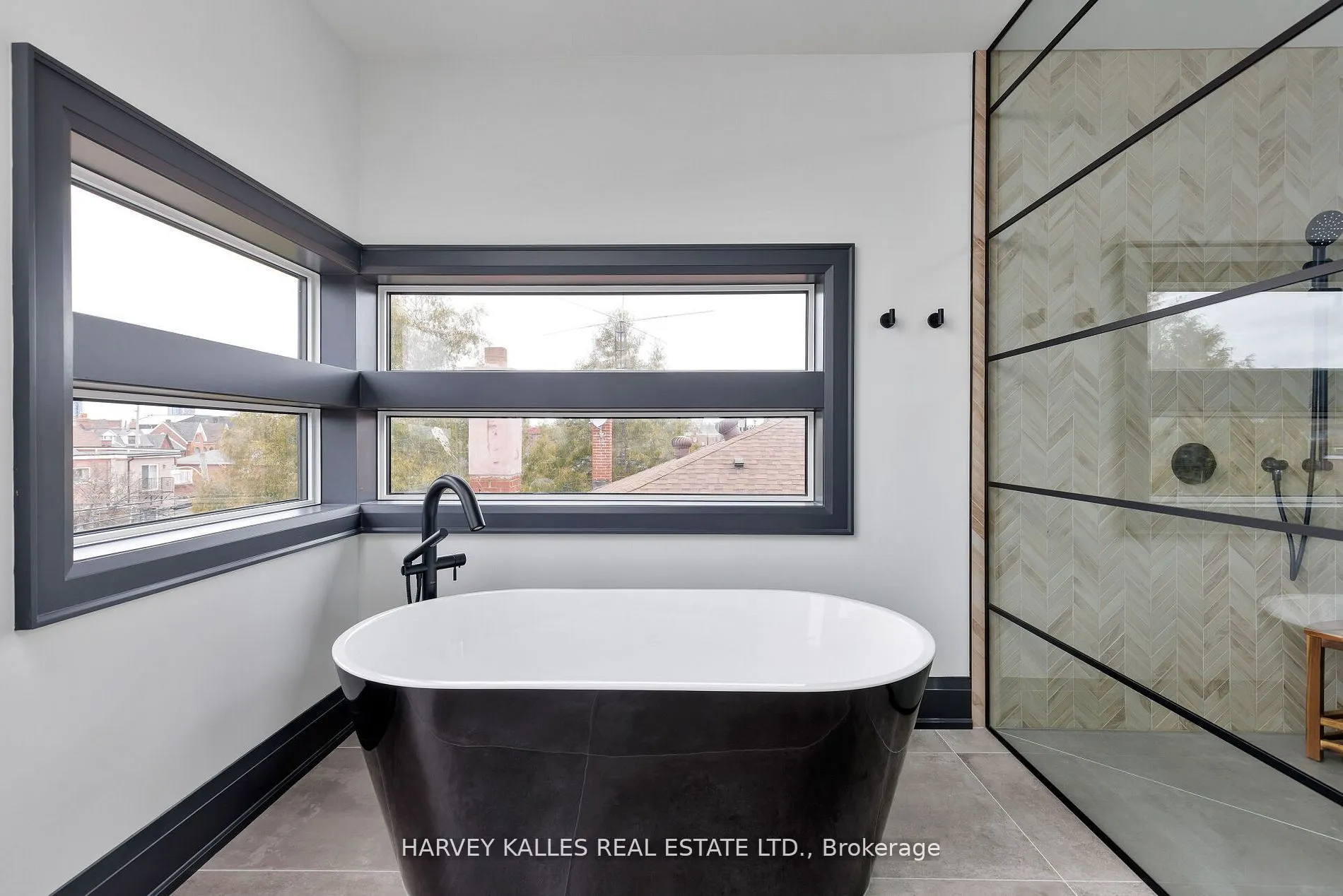 498 Roxton Road