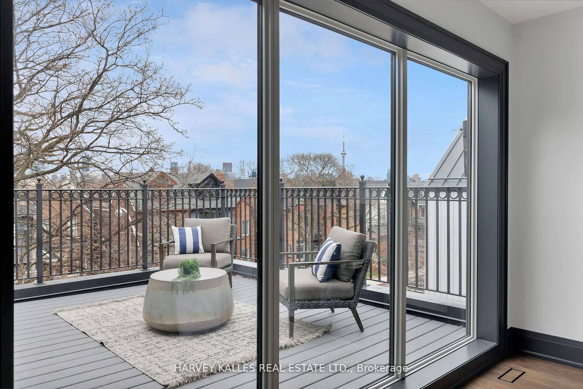 498 Roxton Road