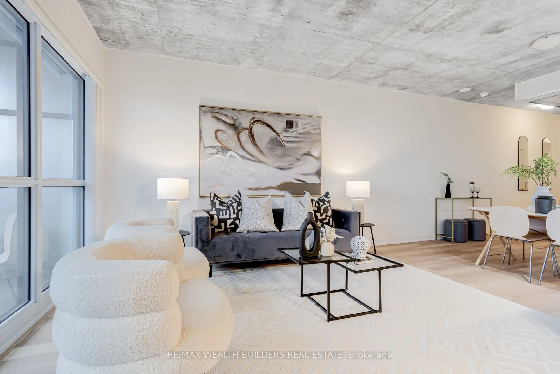210 Simcoe Street, #1706
