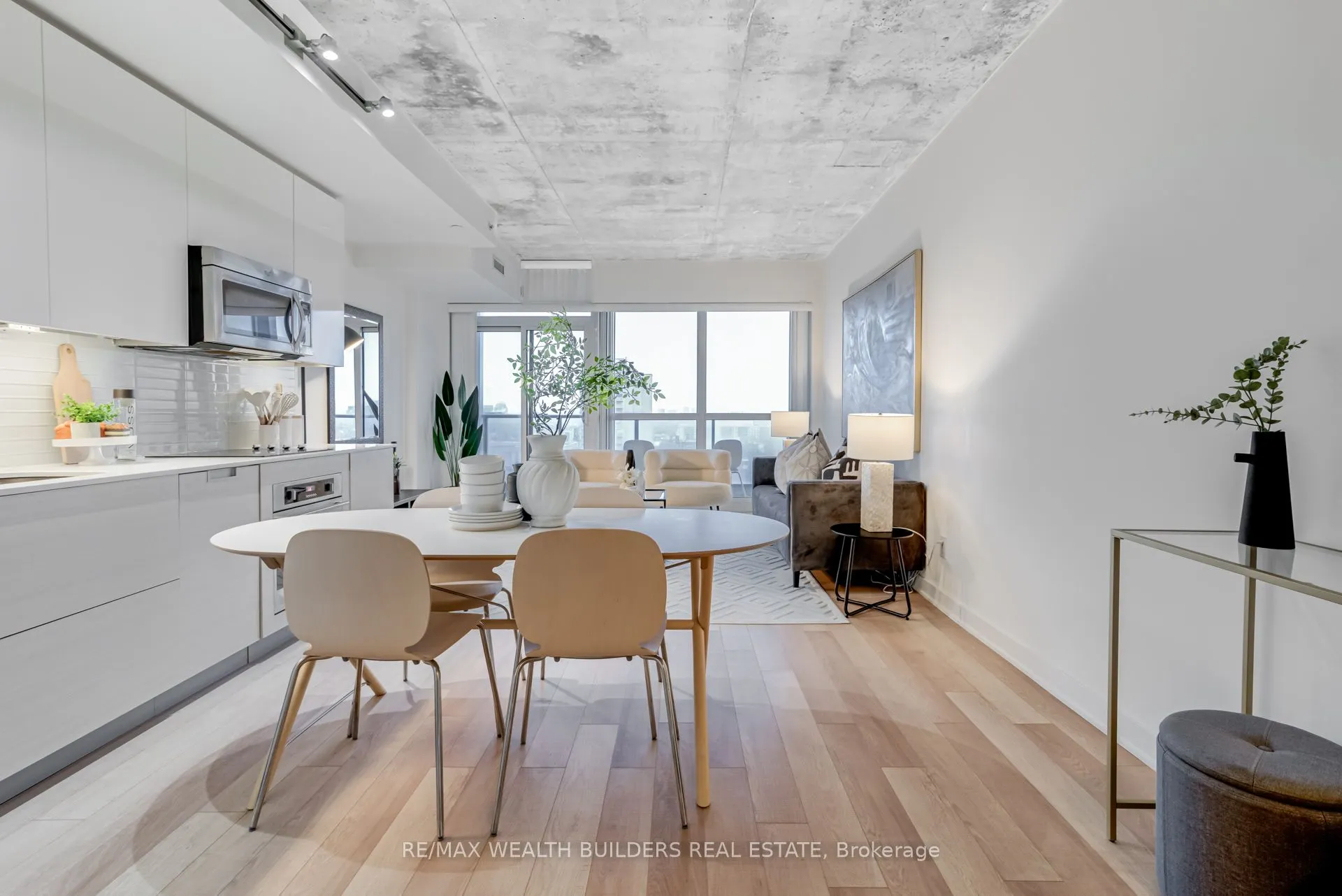 210 Simcoe Street, #1706