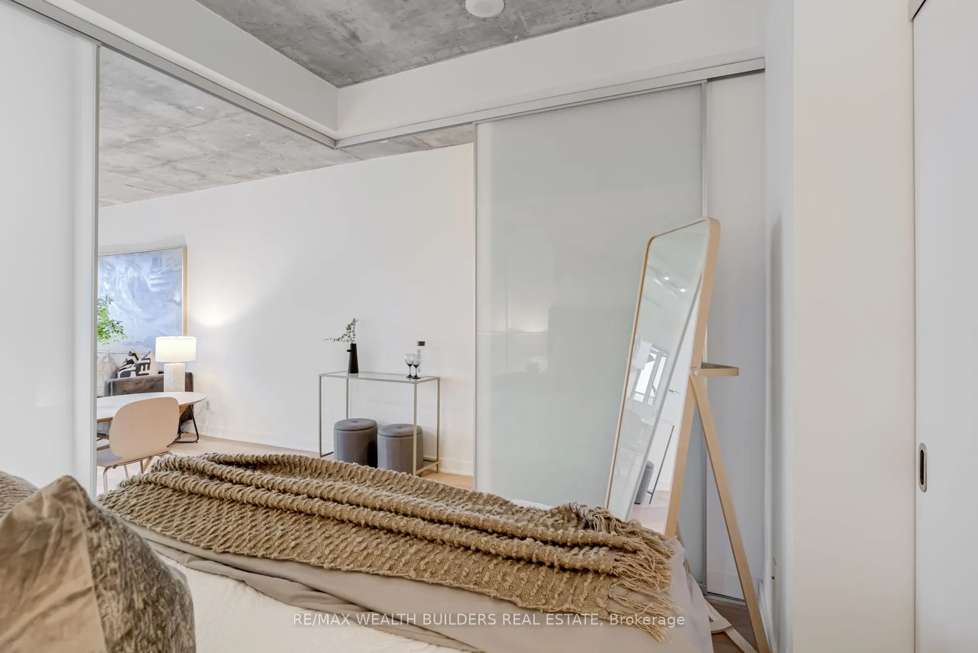 210 Simcoe Street, #1706