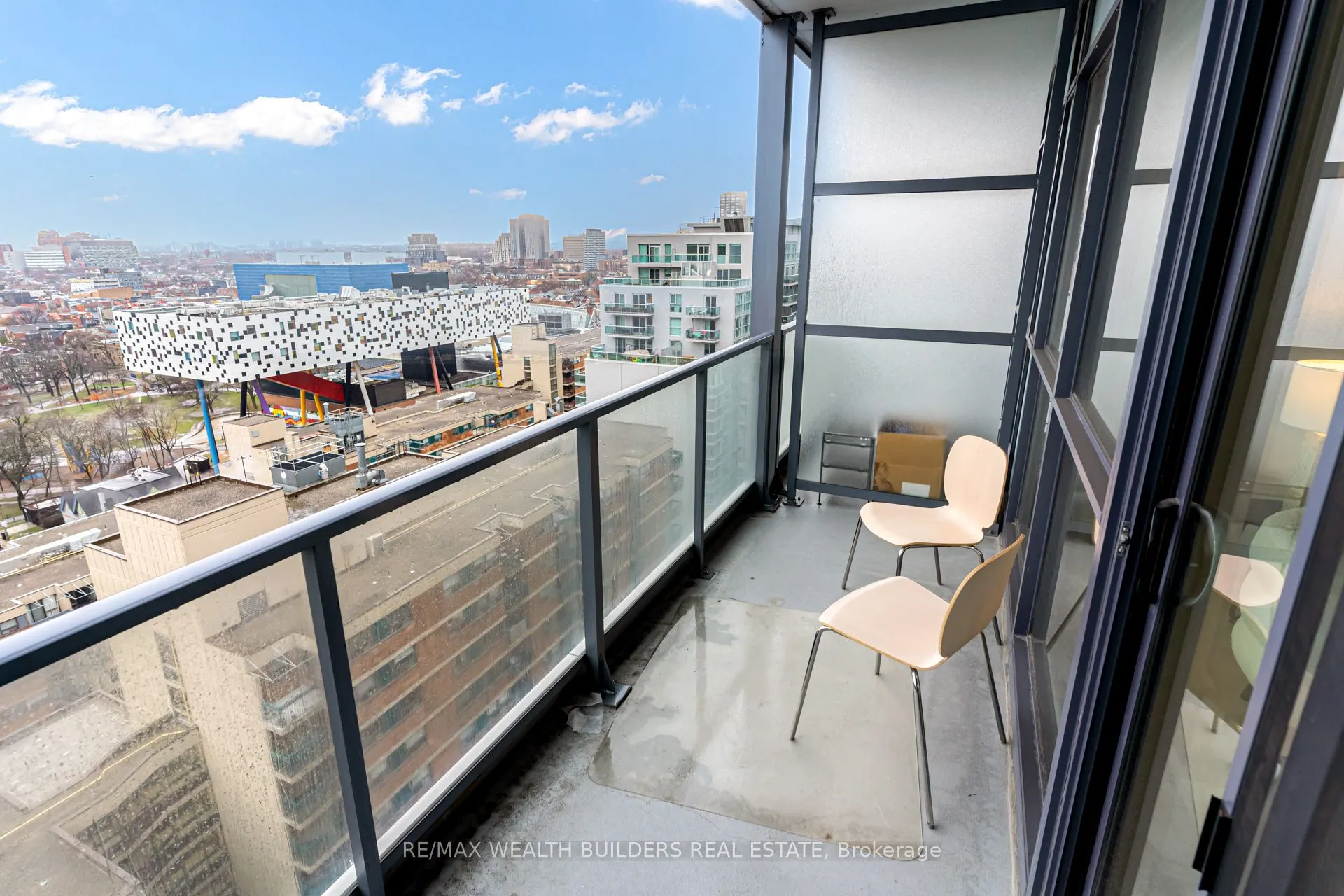 210 Simcoe Street, #1706