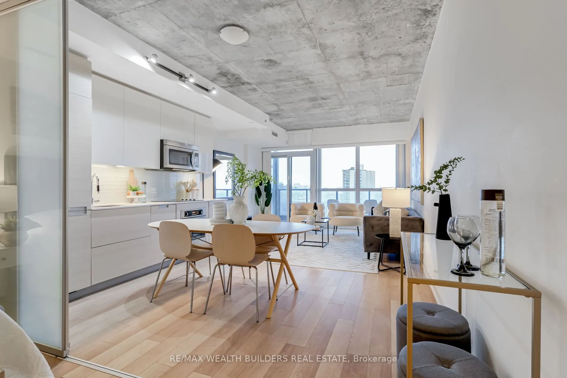 210 Simcoe Street, #1706