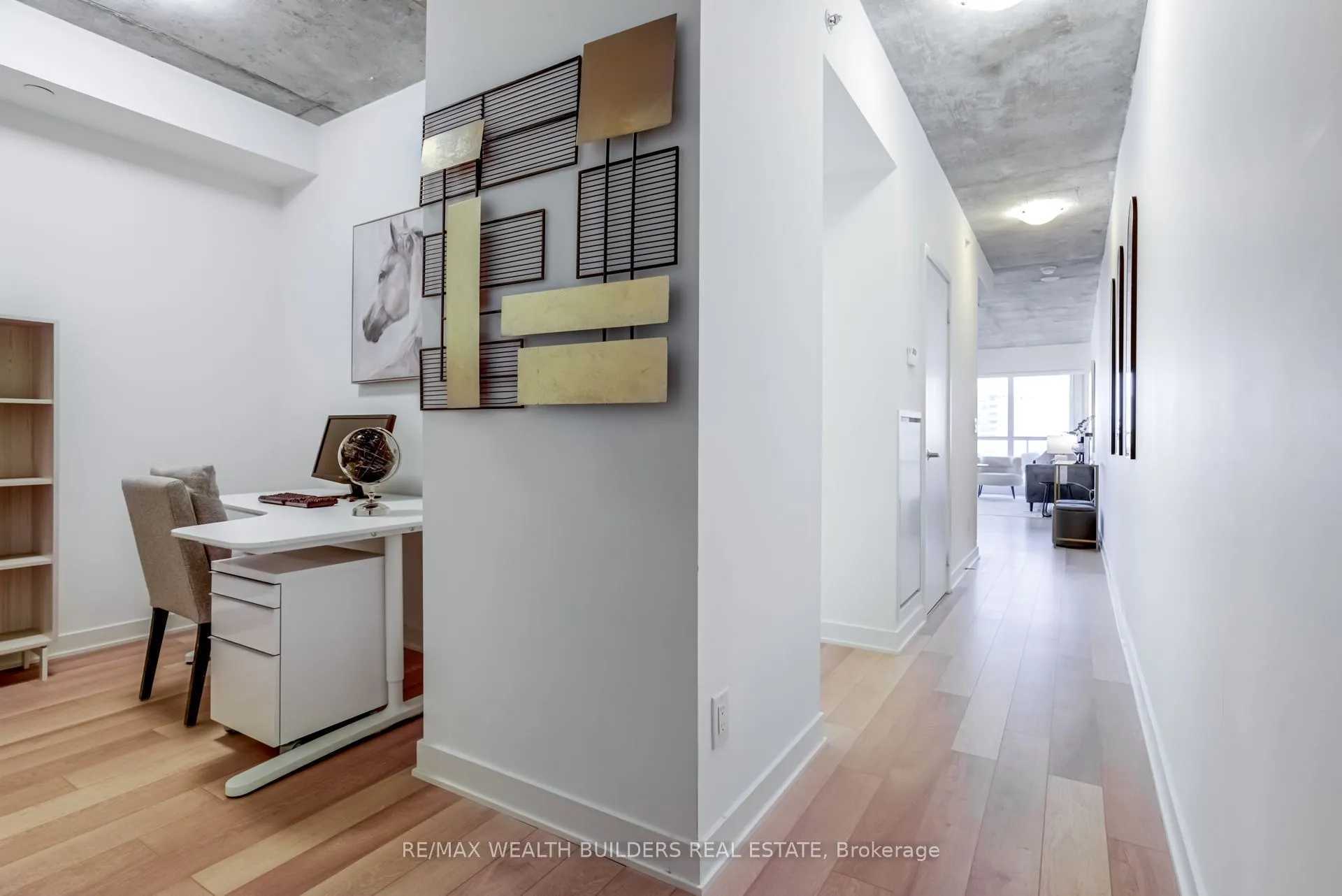 210 Simcoe Street, #1706