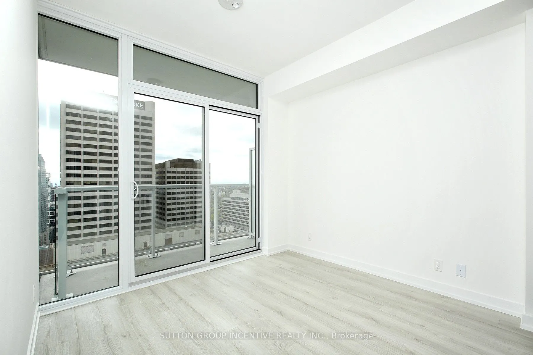 33 Helendale Avenue, #2207