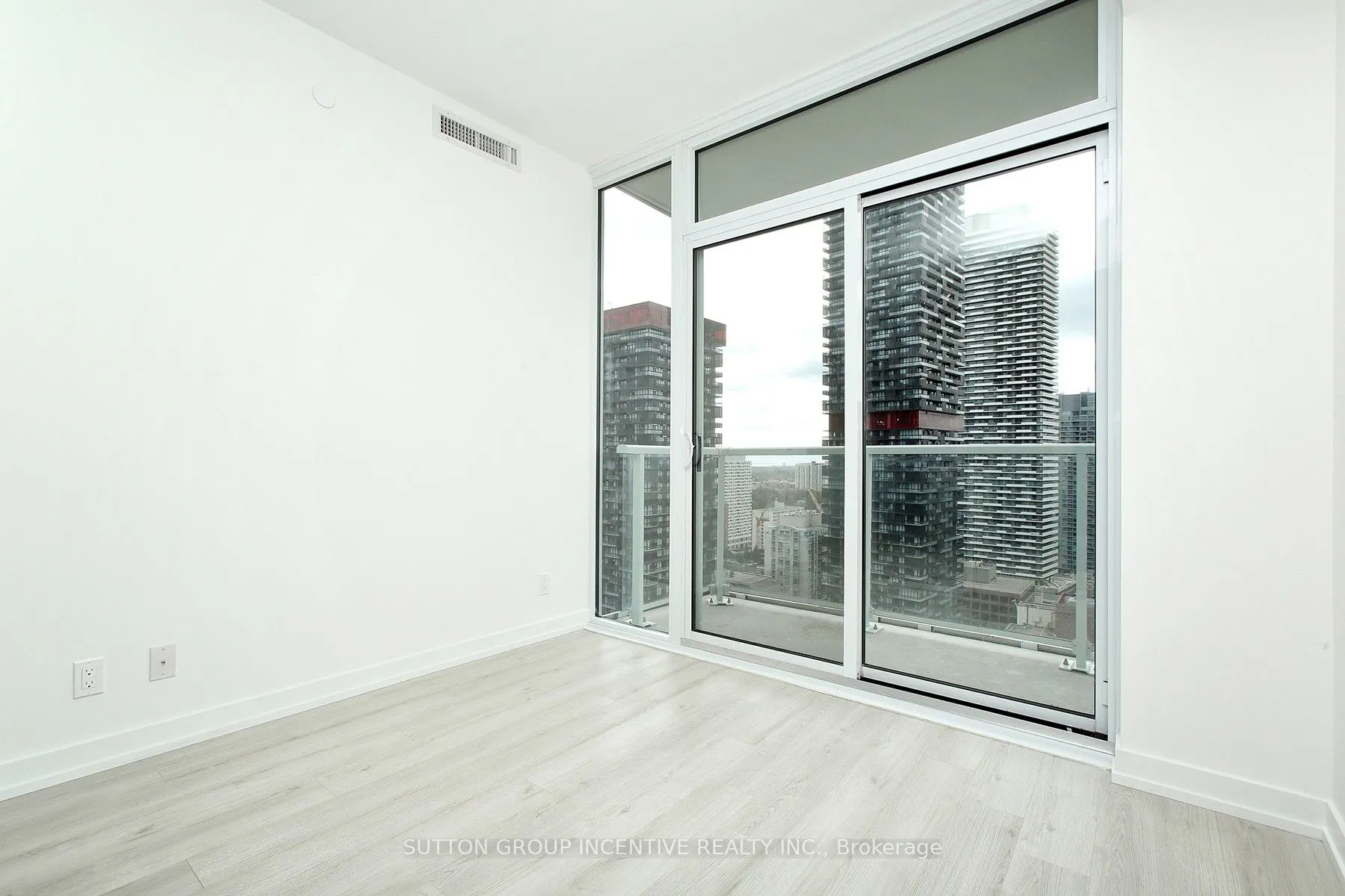 33 Helendale Avenue, #2207