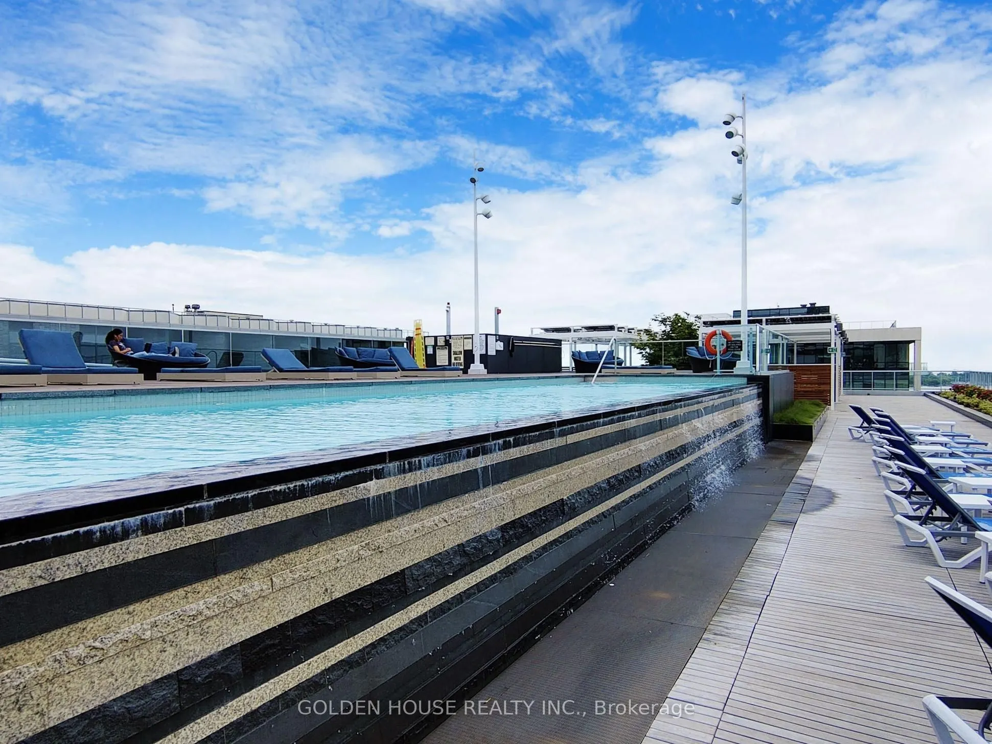 55 Merchants' Wharf, #1023