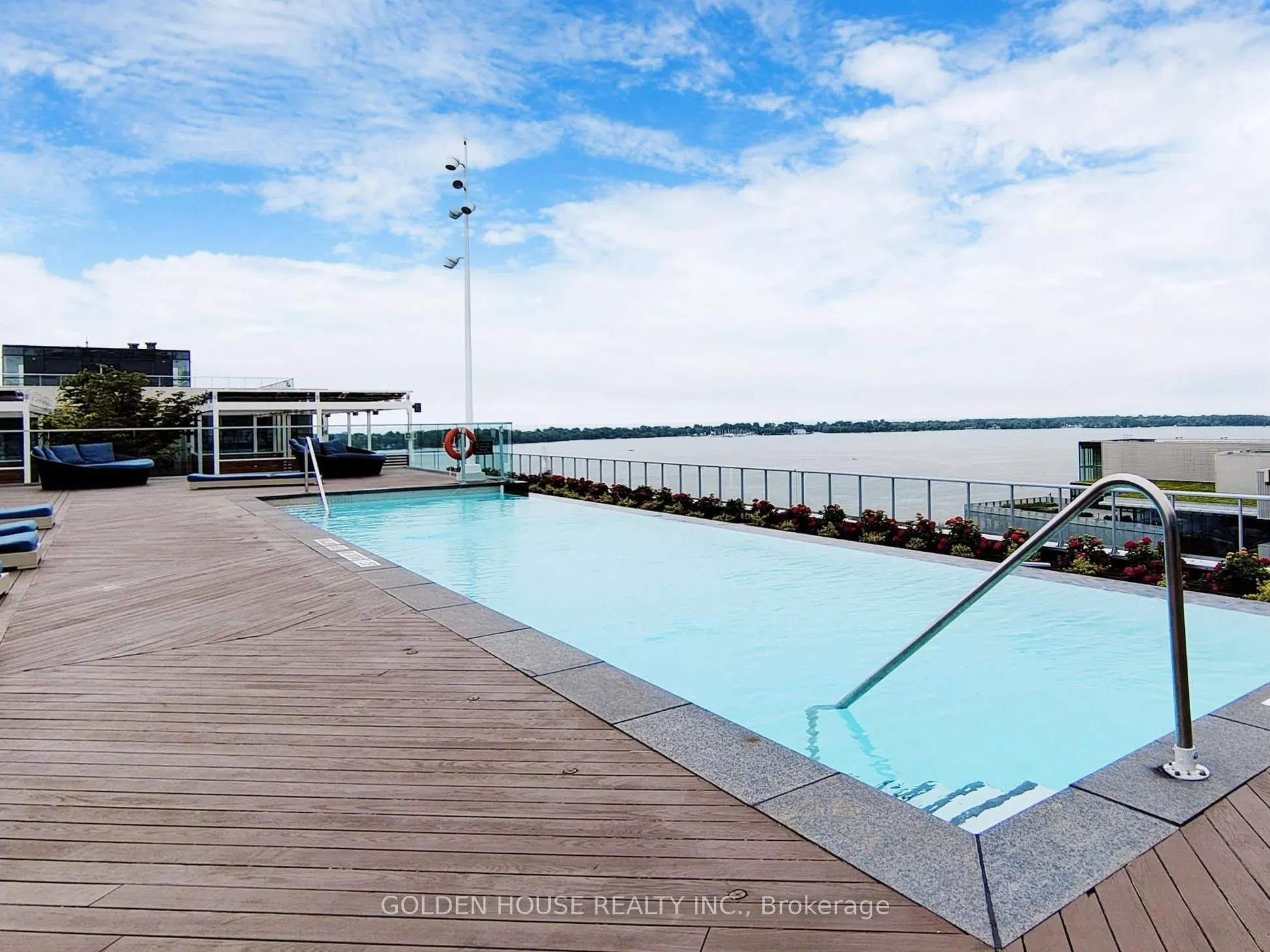 55 Merchants' Wharf, #1023