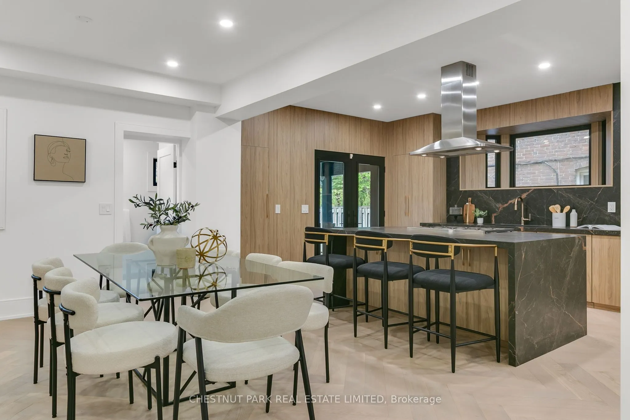 111 Roxborough Drive