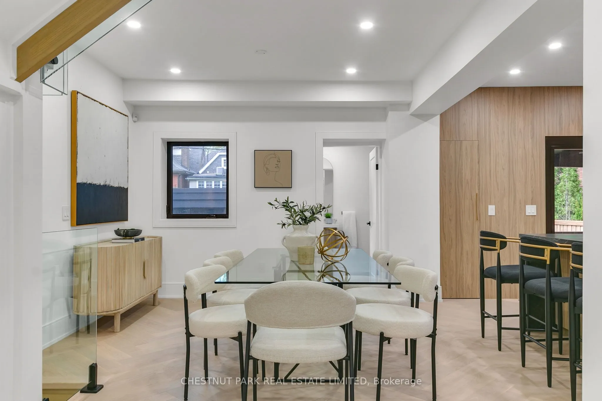 111 Roxborough Drive