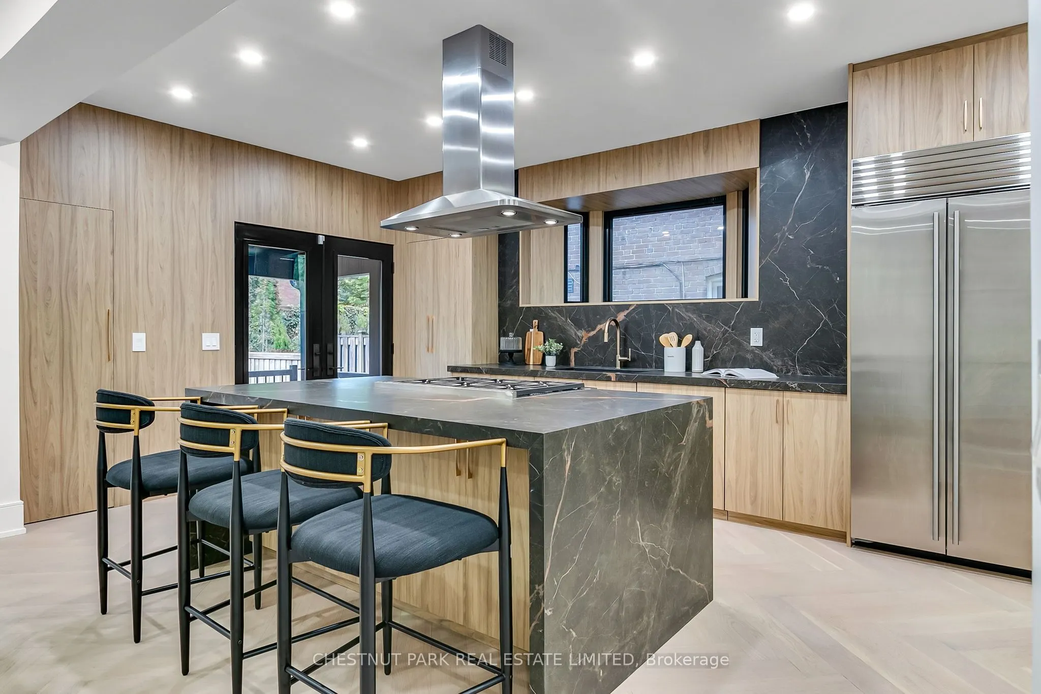 111 Roxborough Drive