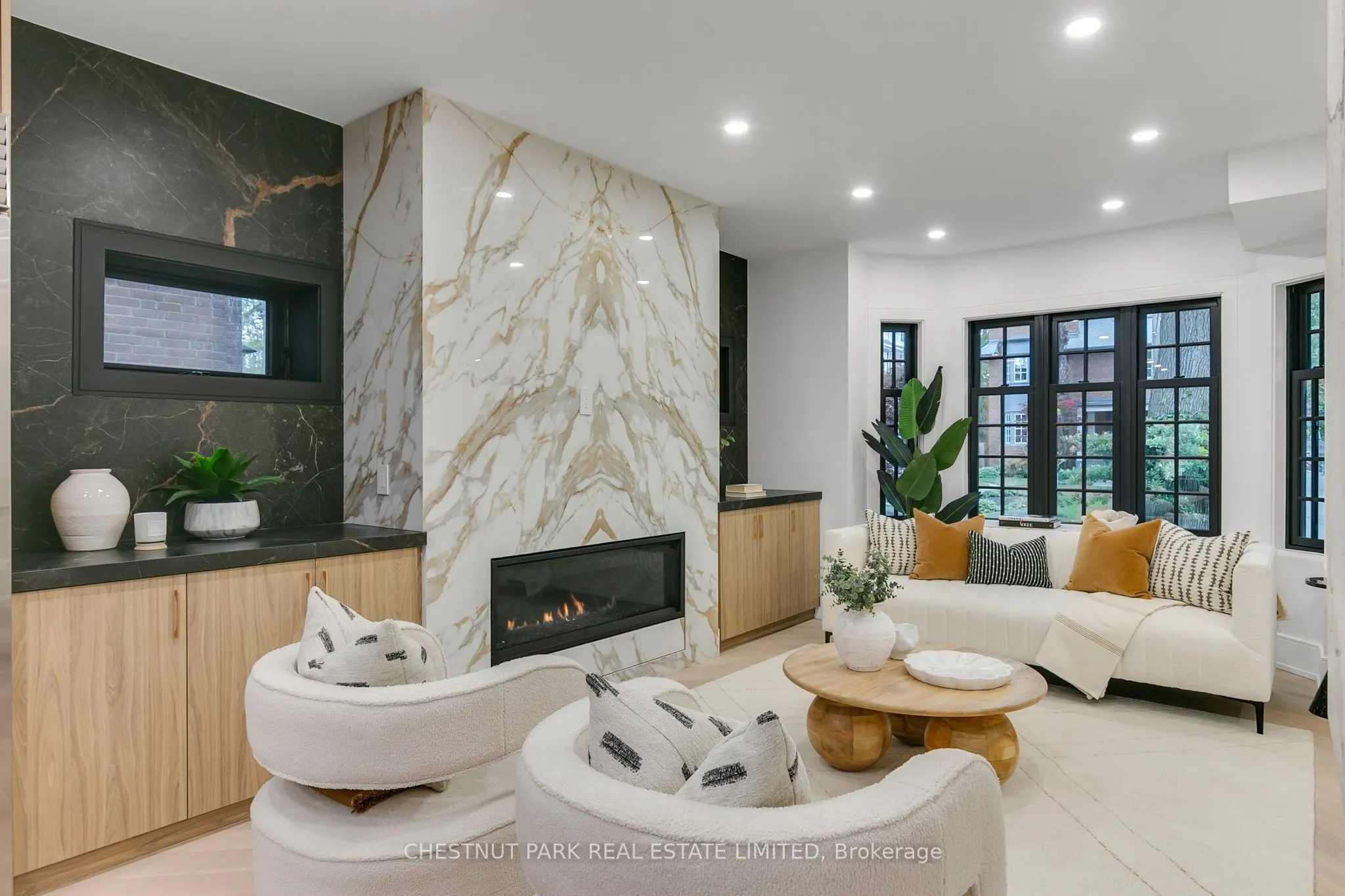 111 Roxborough Drive