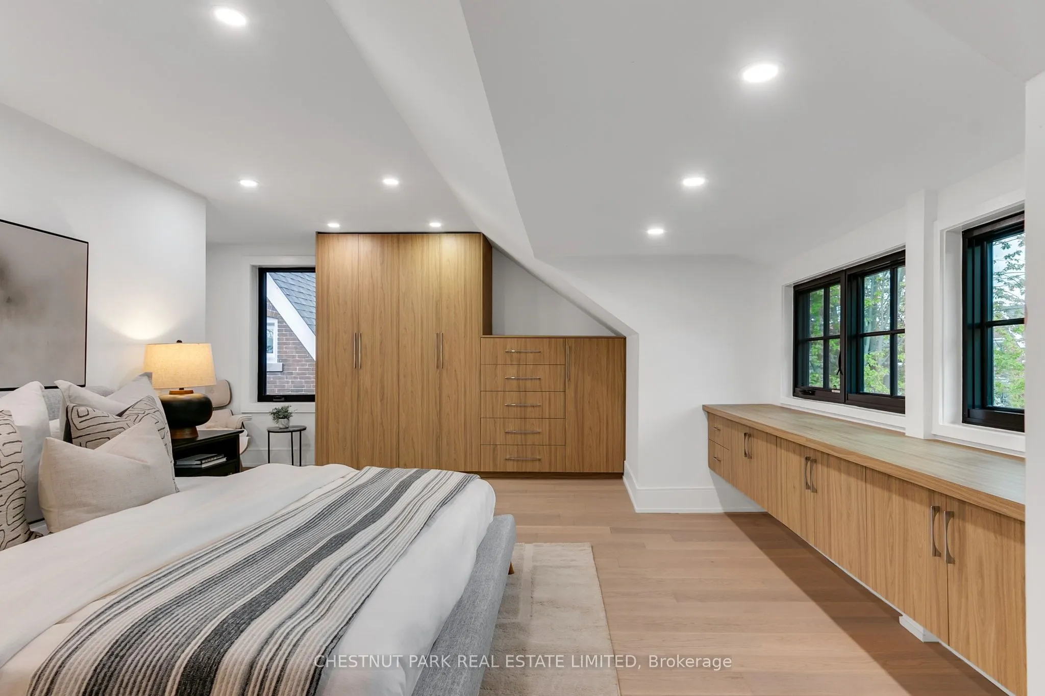 111 Roxborough Drive