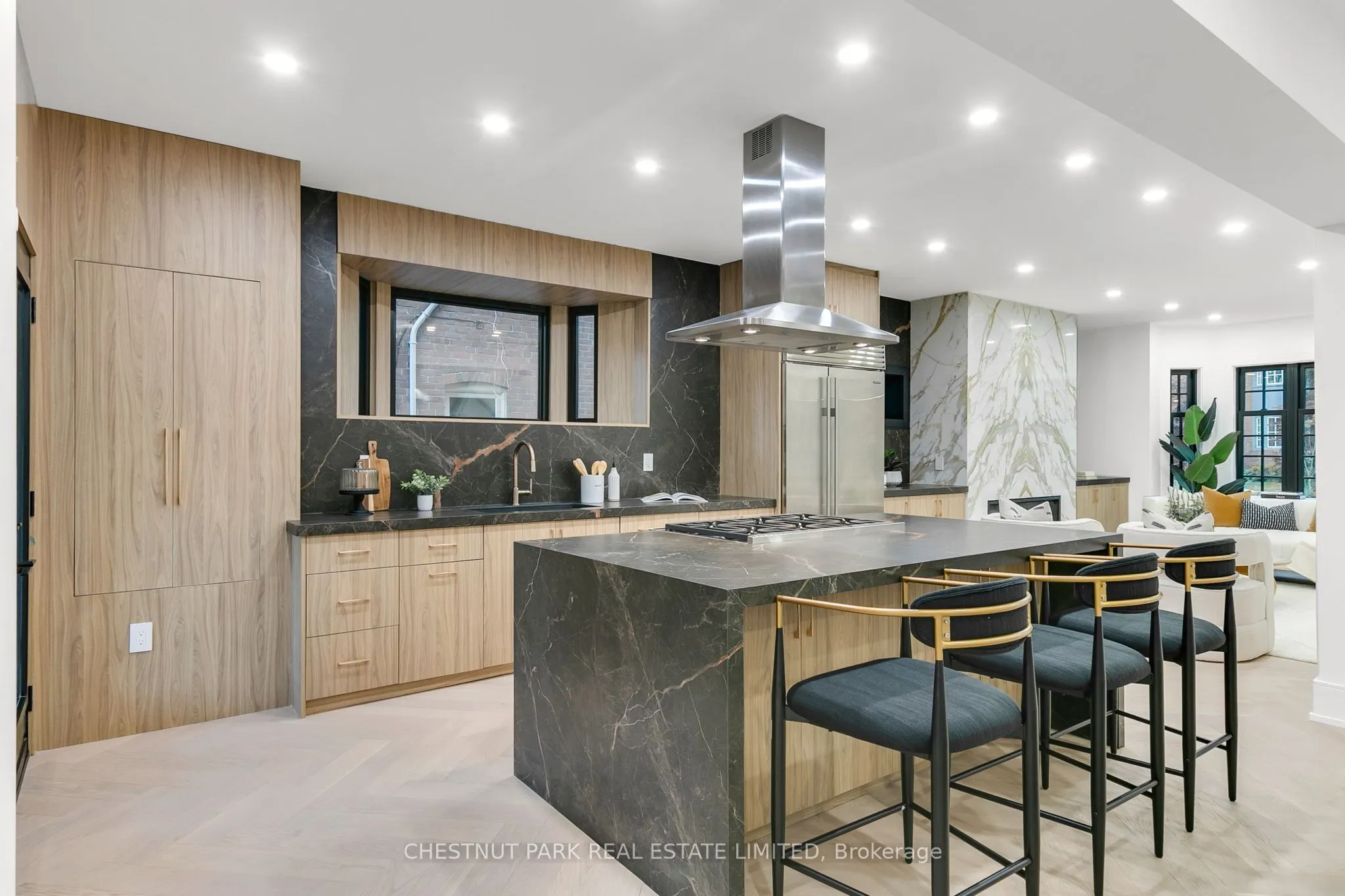 111 Roxborough Drive