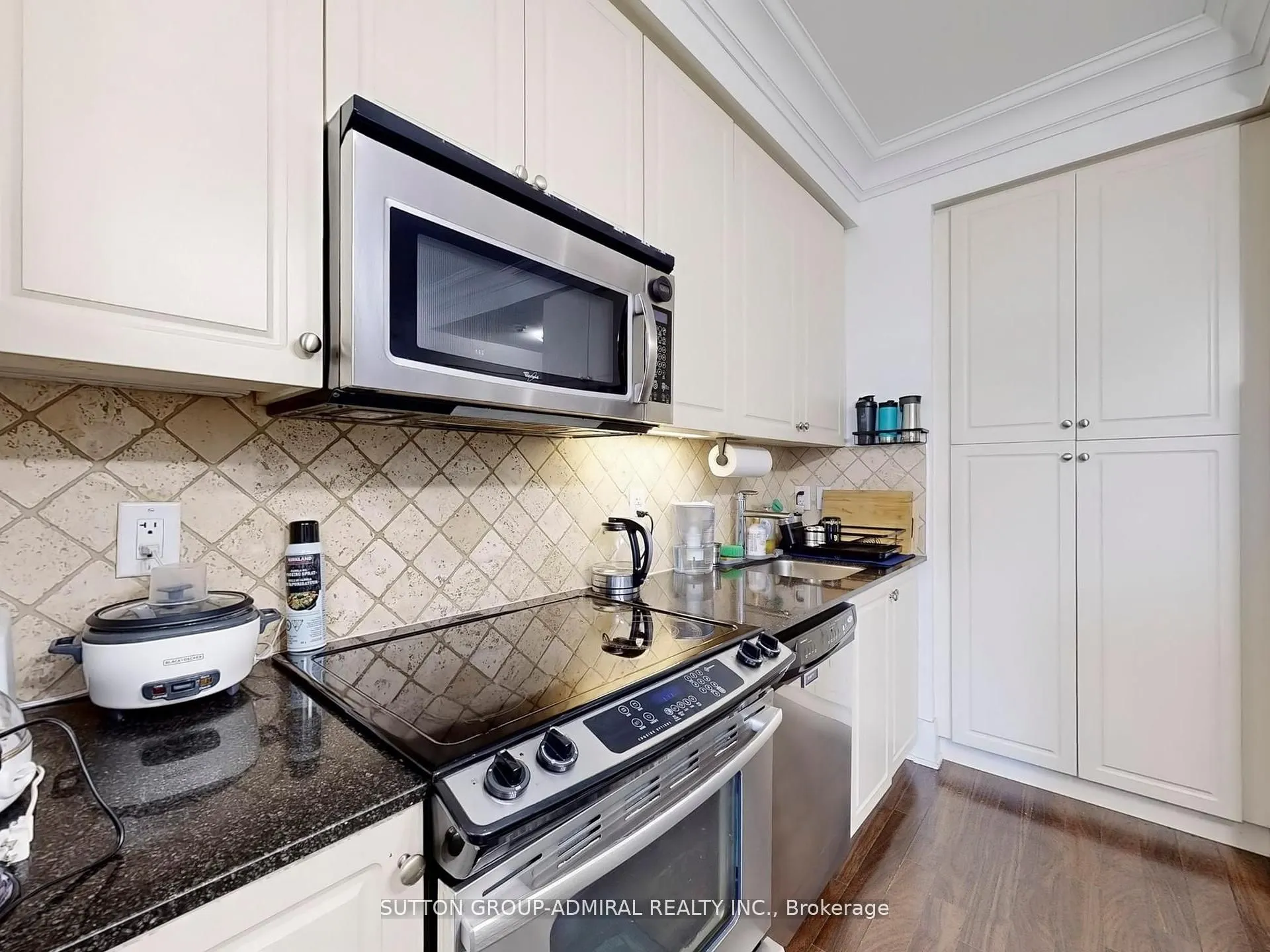70 Roehampton Avenue W, #1916