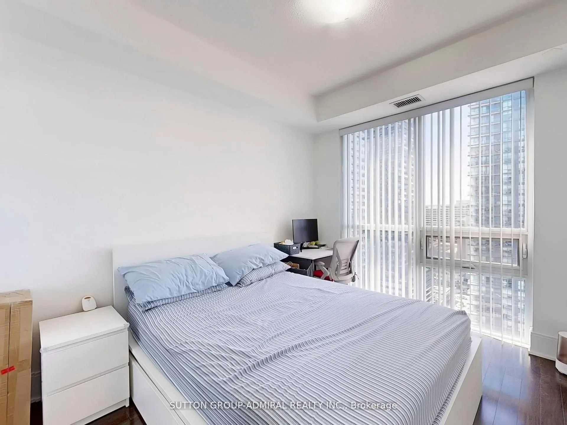 70 Roehampton Avenue W, #1916
