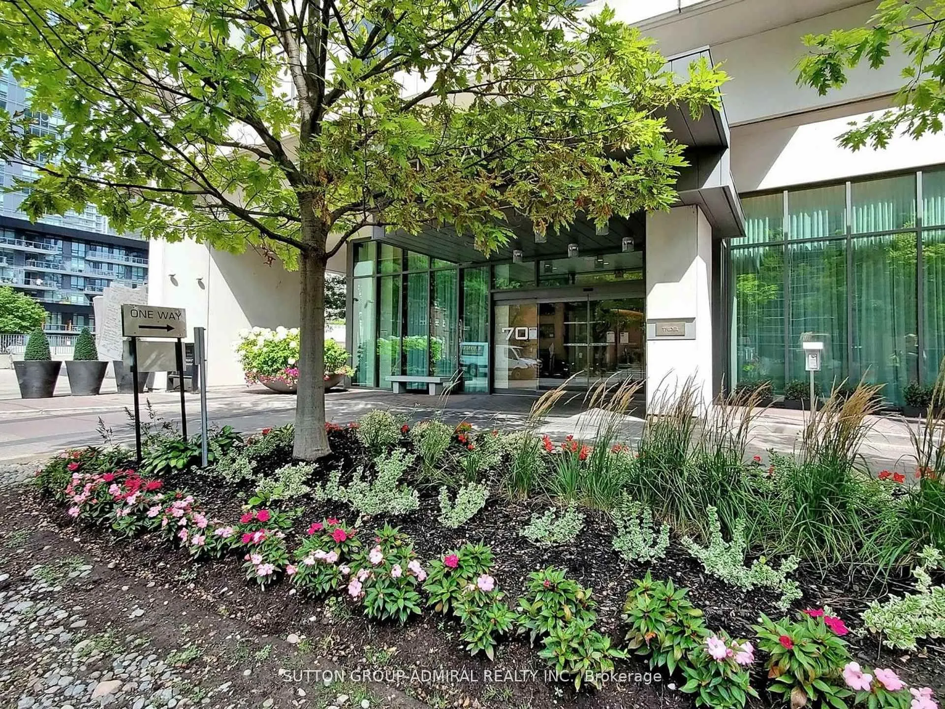 70 Roehampton Avenue W, #1916