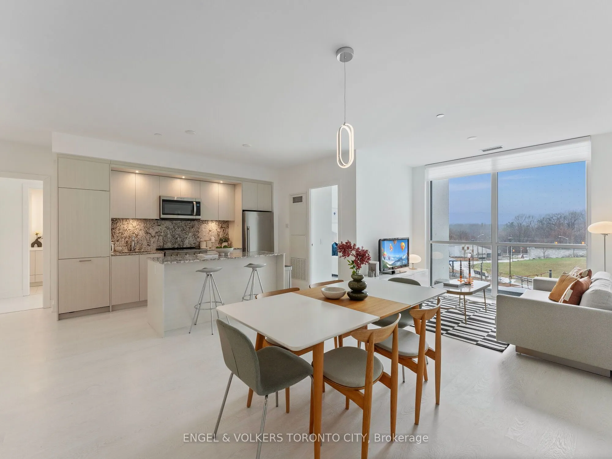 30 Inn On The Park Drive, #221