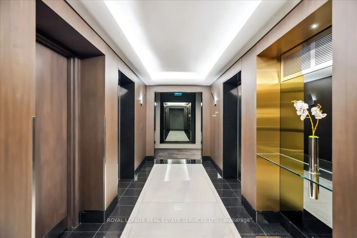 10 Bellair Street, #804