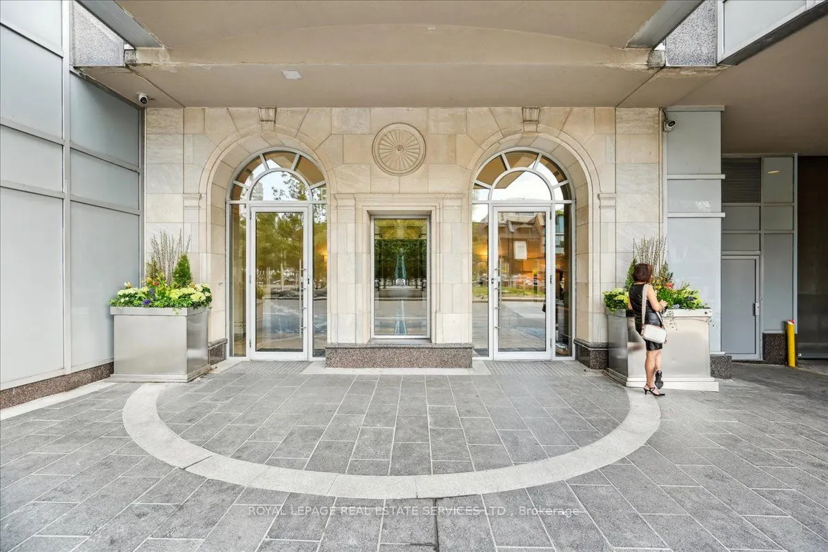 10 Bellair Street, #804