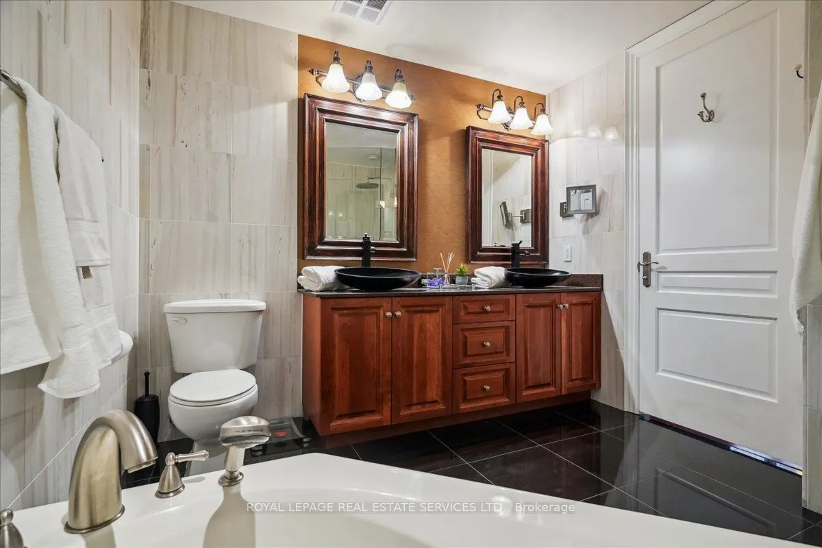 10 Bellair Street, #804