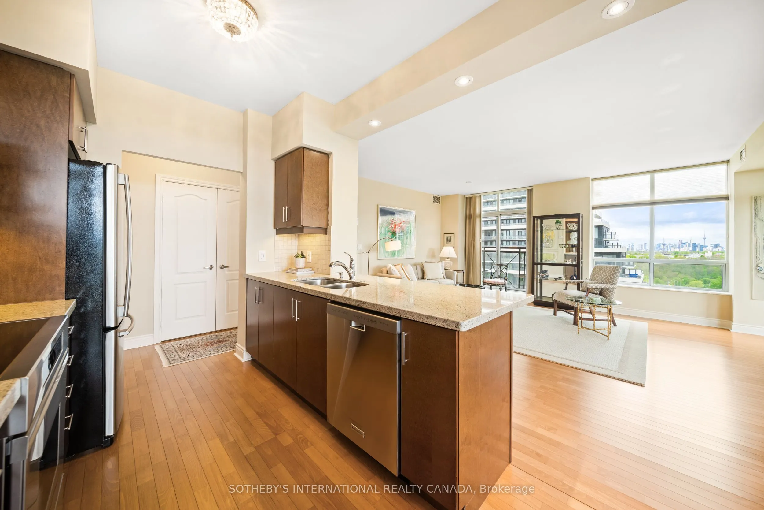 1105 Leslie Street, #903