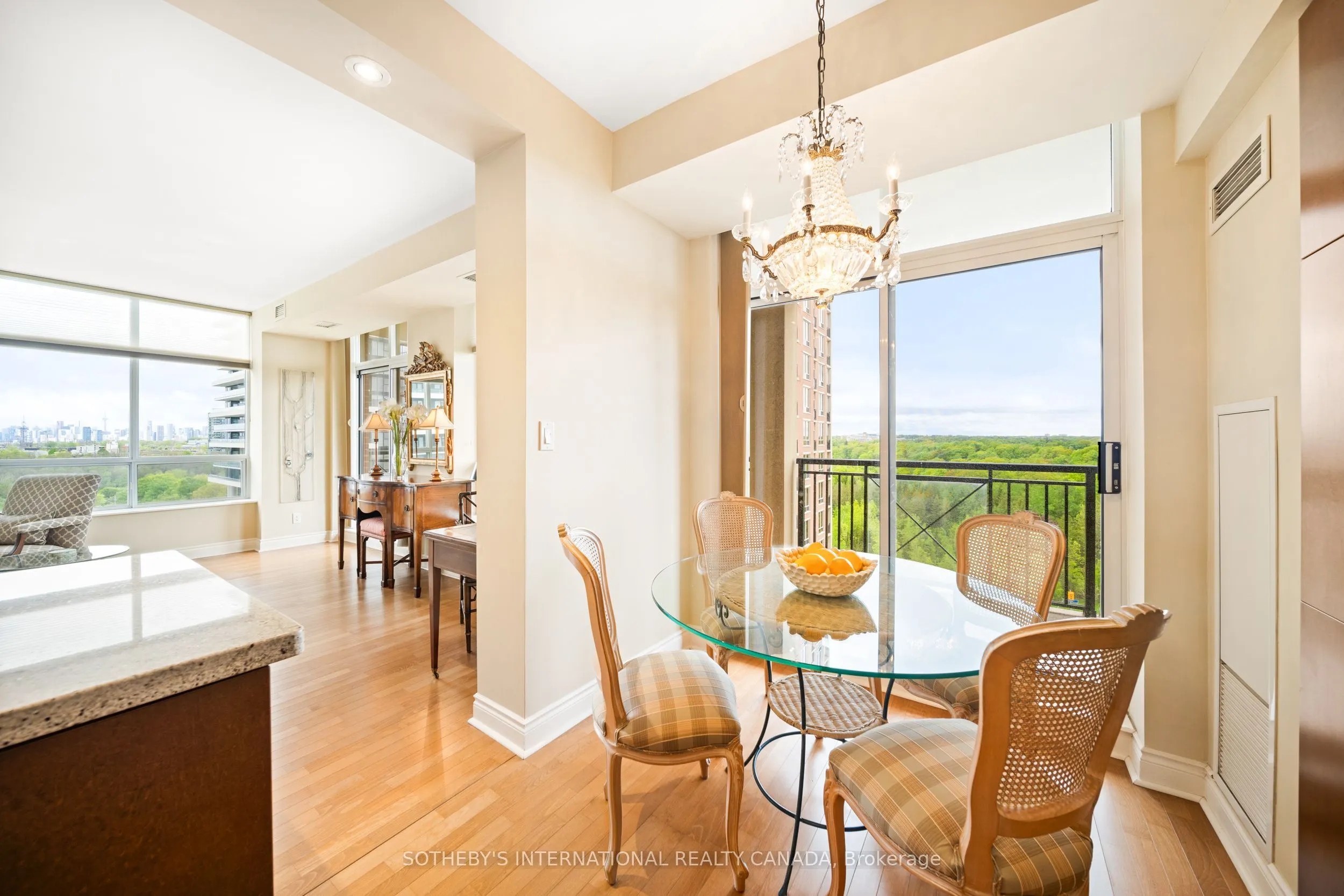 1105 Leslie Street, #903