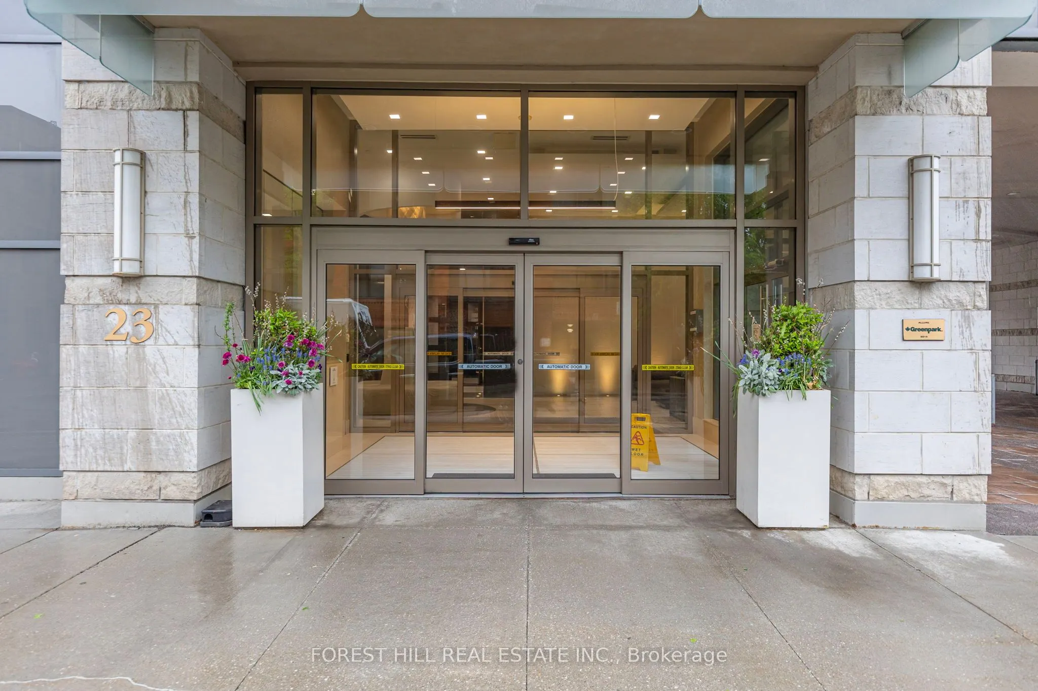 23 Glebe Road W, #609